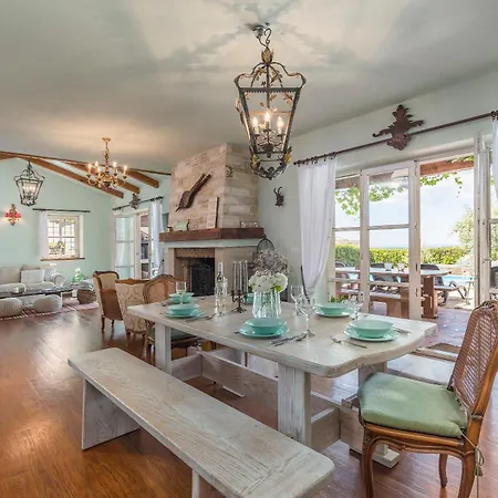 Bella Vista Villa *