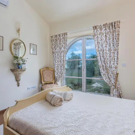 Bella Vista